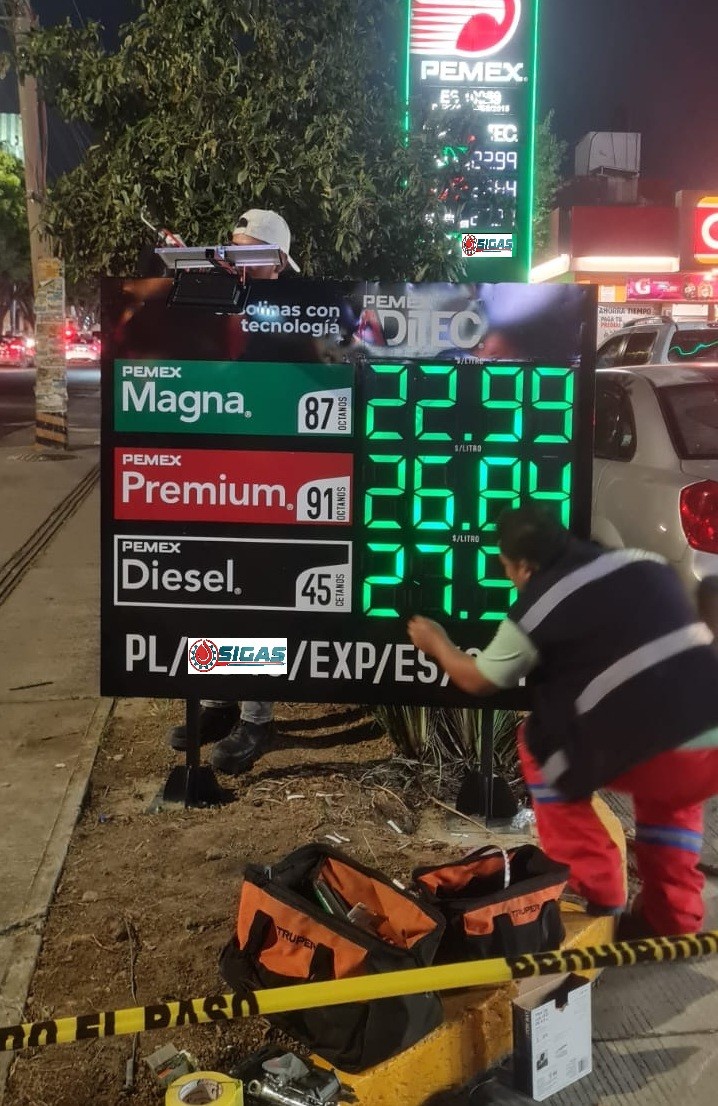 Instalación de publicidad en estación de servicio